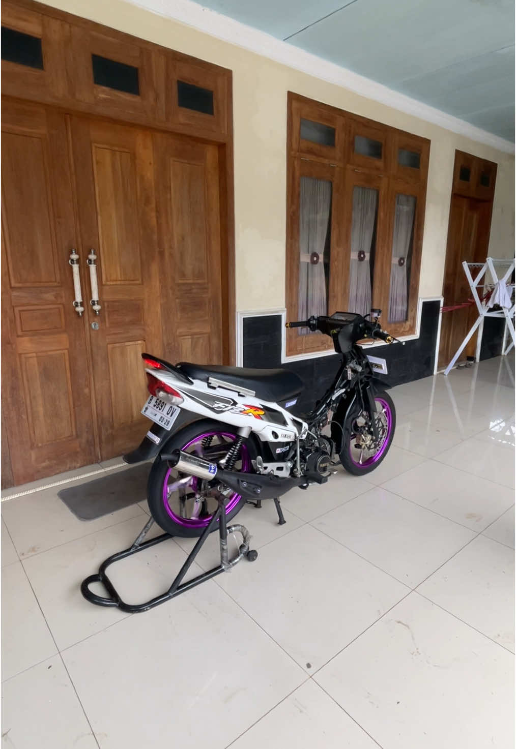 Esuk” manasi fiz r jos tenan😍 #foryou #hafizzz17 #2stroke #fizr #fizrindonesia #fizrjateng #twostroke #fyp 