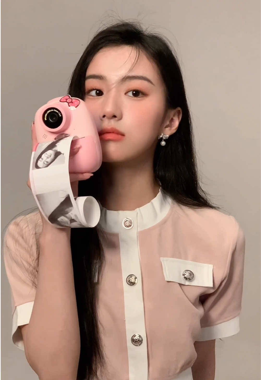 #星引力计划 #包持热爱 #六一就是要快乐呀 原来儿童相机才是最出片的～  #辣妹日记 #甜妹 #辣妹 #甜辣妹 #可爱 #美女 #扭一扭 #包上恩 #baoshangen #fyp #winter