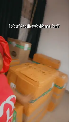 Benin vendor of cheap cute items❤️😊#threalshugadaniworld #SmallBusiness #importation #business 