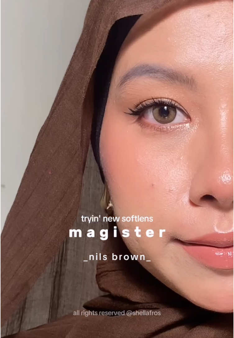hi, another day another softlens! pecinta brown color, yuk merapat. Magister punya koleksi baru ni, yang aku pake nils brown ya. Bisa minus dan plano. Samaan ga? ya samaanlah ! #softlens #softlensmurah #softlensrekomendasi #softlensnatural #softlensmagister #magister #softlensminus 