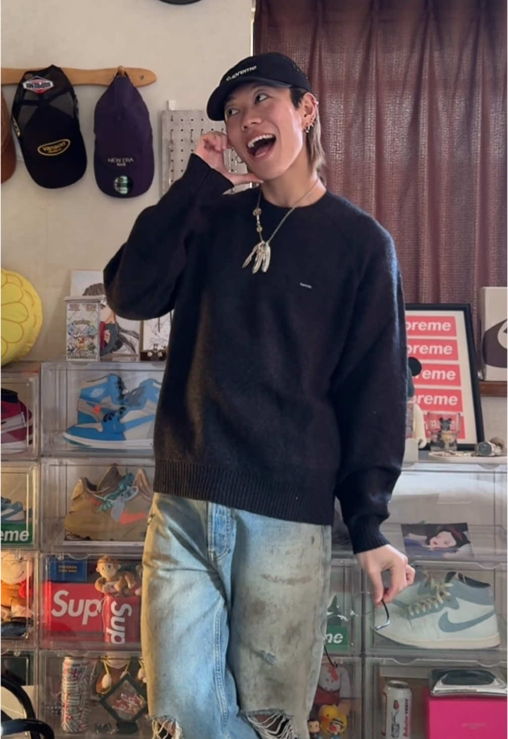 supreme 24fw last week Terry Small Box Sweater BLACK sizeL スモボは合わせやすいから一枚持ってるとgood✌️ 177cm Lsize着用だよ! 黒は買う予定無かったけど 見たら欲しくなっちゃったので買っときました笑 そんな日もあるよ🥰 #supreme #smallboxlogo#ストリートファッション #street #fashion#fyp#fypシ #おすすめ#回転界隈#お着替え#メンズファッション 