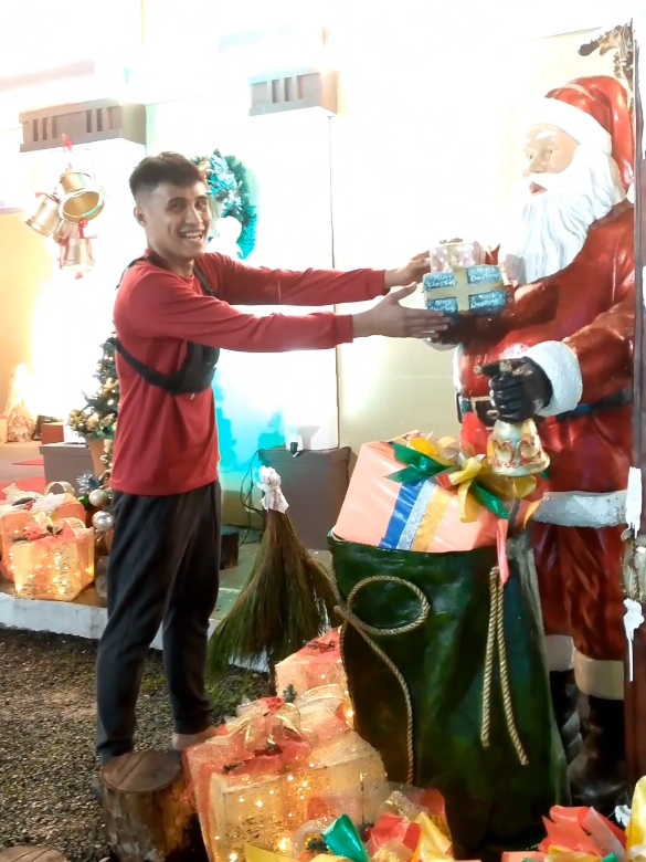 Si Santa Claus #videoviral #comedyvideo #funnyvideos #santaclaus #merrychristmas @comedy funny 