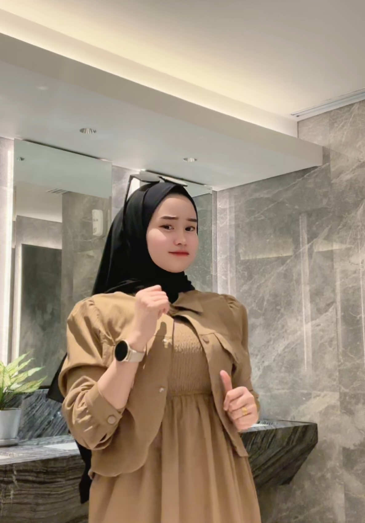 Dressss yg aku pakai malam ini aku live'n gaiss gercep stok limitd🥰🥰🥰