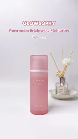 Watermelon Brightening Moisturizer from @Glowsophy 💗✨ #glowsophymoisturizer #glowsophyskincare #moisturizer #moisturizerviral #skincare #skincareroutine #brighteningmoisturizer #kulitcerah #cuantanpabatas #gebyarbelanjadesember 