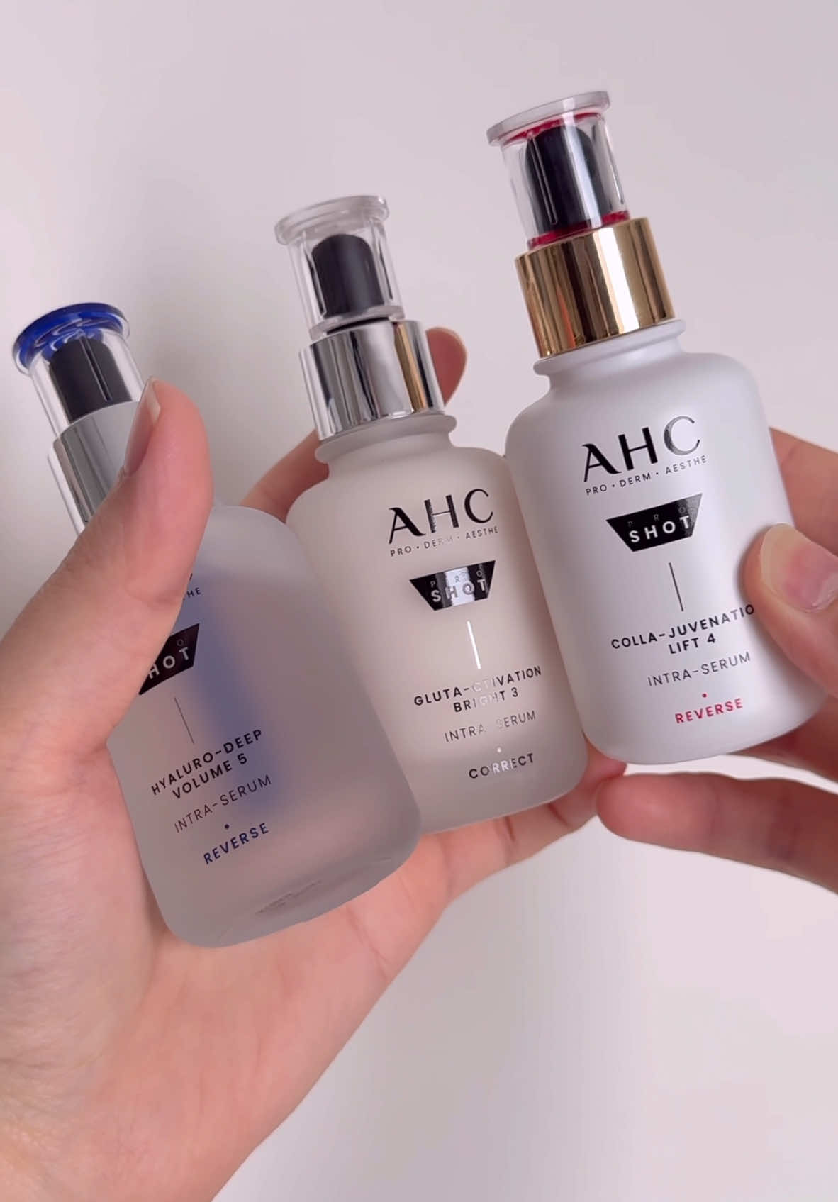 AHC đã comeback và hoành tráng hơn bao giờ hết huhu thề luôn. Lúc nghe hãng discontinue các dòng cũ tui buồn lắm nhưng khi được test các dòng mới rồi thì cha mạ ơi nó xịn :))) Da dẻ cứ gọi là mĩ mãn luôn vì đồ của AHC luôn luôn chất lượng mà giá thì ko bị quá tầm với, rất vừa vặn cho những ai muốn chỗng lão hoá da lâu dài nhaa #AHCVietNam #HoptaccungUnilever #skincaredungcach #BeautyTok #reviewlamdep #skincareroutine 