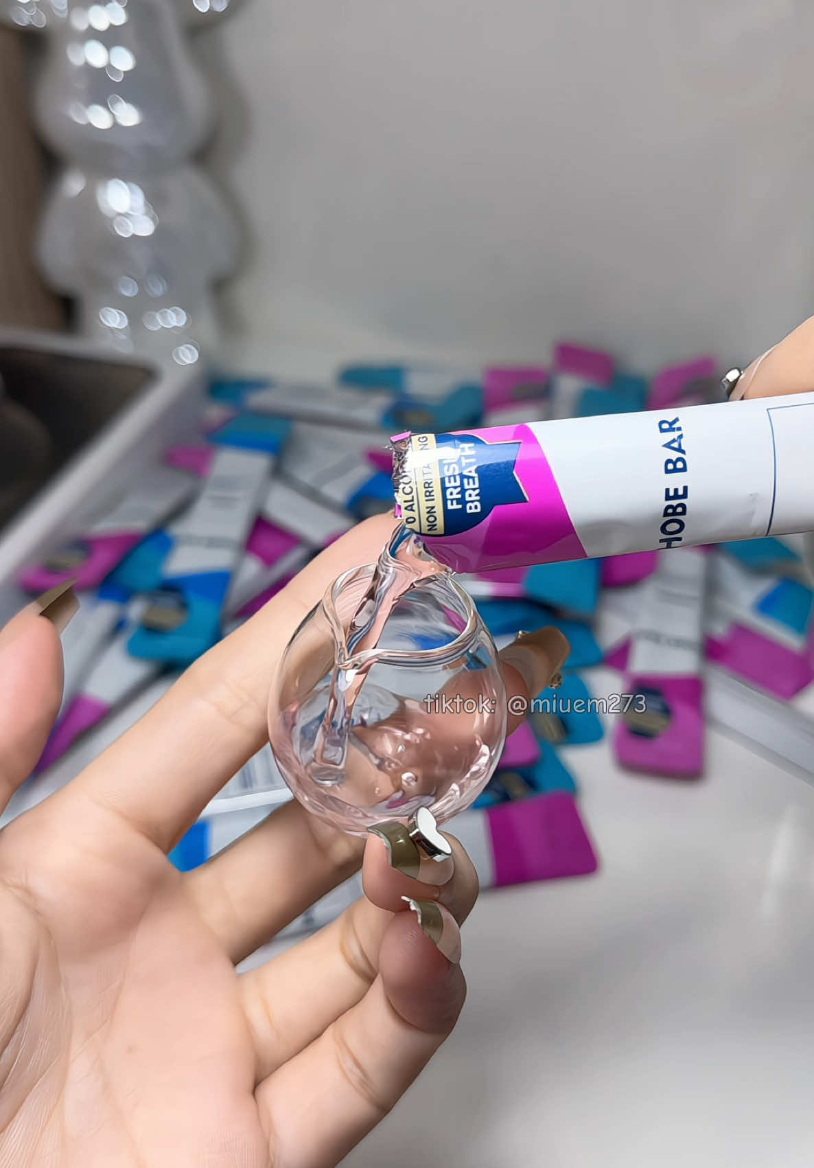 Hôi miệng, hơi thở có mùi sắm ngay cho tui, 48 cành 2 hộp nước súc miệng #nuocsucmieng #nuocsucmienghobebar #trihoimieng #thommieng #beauty #goclamdep #muataitiktok #xuhuongtiktok 