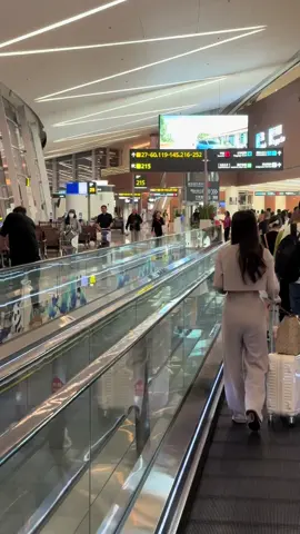 Chengdu Tianfu International Airport, there are a lot of people!#chengdu #china #plane #airport #travel #airforce 