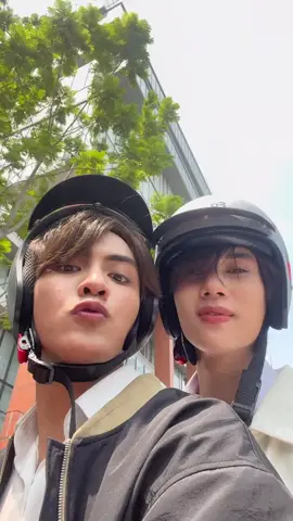 TB: Ride with JoongDunk. #dunknatachai #joongarchen #joongdunk 