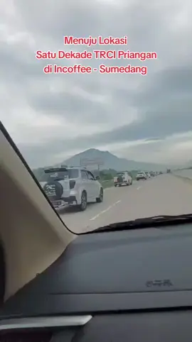Satu Dekade TRCI Priangan Konvoi menuju lokasi Incoffee Sumedang #menyalaabangkuh🔥  ##aniv  #bandung  #priangan  #satudekade  #trcipriangan  #trcifamily  #rushtrci  #trcichapterpriangan  #toyotarushclubindonesia  #senggoldong  #trci  #