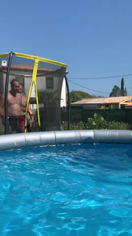 #mangeduboudin #piscine #rigolade #sansfiltre #rire #cascade #trampoline 