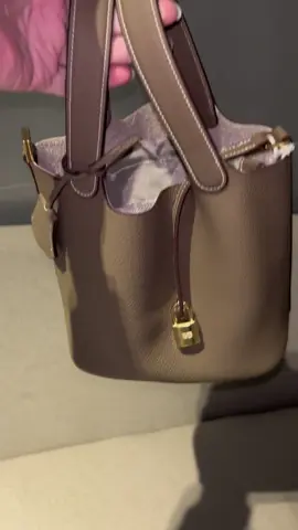 Sooooo cute!!🎀🎀🎀#tiktokshoplastchance #tiktokshopnewyearnewaura #fypシ #tiktokmademebuyit #spotlightfinds #tiktokshopholidayhaul #bag #storage #totebags #bags