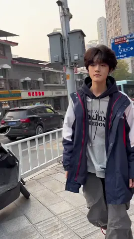 汪俊熙 好久不见#fpyシ #🖇️Sunshi❄️ #tffamily #tf家族四代 #wangjunxi #uongtuanhy #xh 