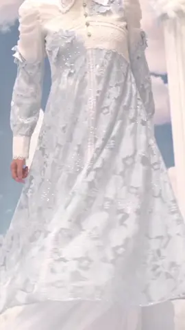 Bunga rose yang menari dimalam hari, terbawa mimpi ingin memilikinya 🥰😍, selamat malam dan selamat istirahat, jangan lupa esok hari langsung di chekout ya di admin kami cs tuti +62 896-6828-8392 cs lesi +62 857-9845-9680.            #motifhawaofficial #fyp #comingsoon #ladyrose @motifhawaofficial.id @Pipit Pramudia 