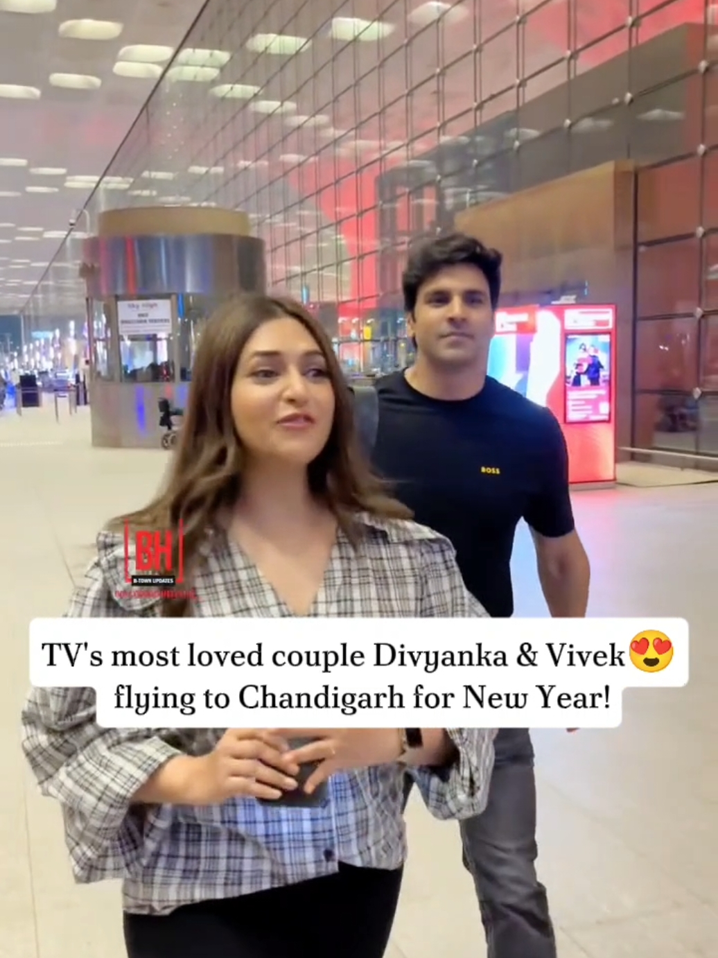 DIVEK otw rumah ortu Vivek di Chandigarh✈️😍. Akhirnya dapet new update juga walaupun dari paparazi, dapet update dari siapa lagi kalo gak dari paparazi😭. Abis ini juga ngilang lagi mereka, harus sabar bgt nunggu update mereka😌 #divyankatripati #vivekdahiya #tellywood #divek #reallife #yehhaimohabbatein 