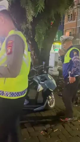 Operasi Knalpot bronk, miras dan senjata tajam. PATUNG BADIK BATAS GOWA MAKASSAR 
