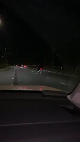 Chơi chán đi rồi về “xây dựng” đất nước =))