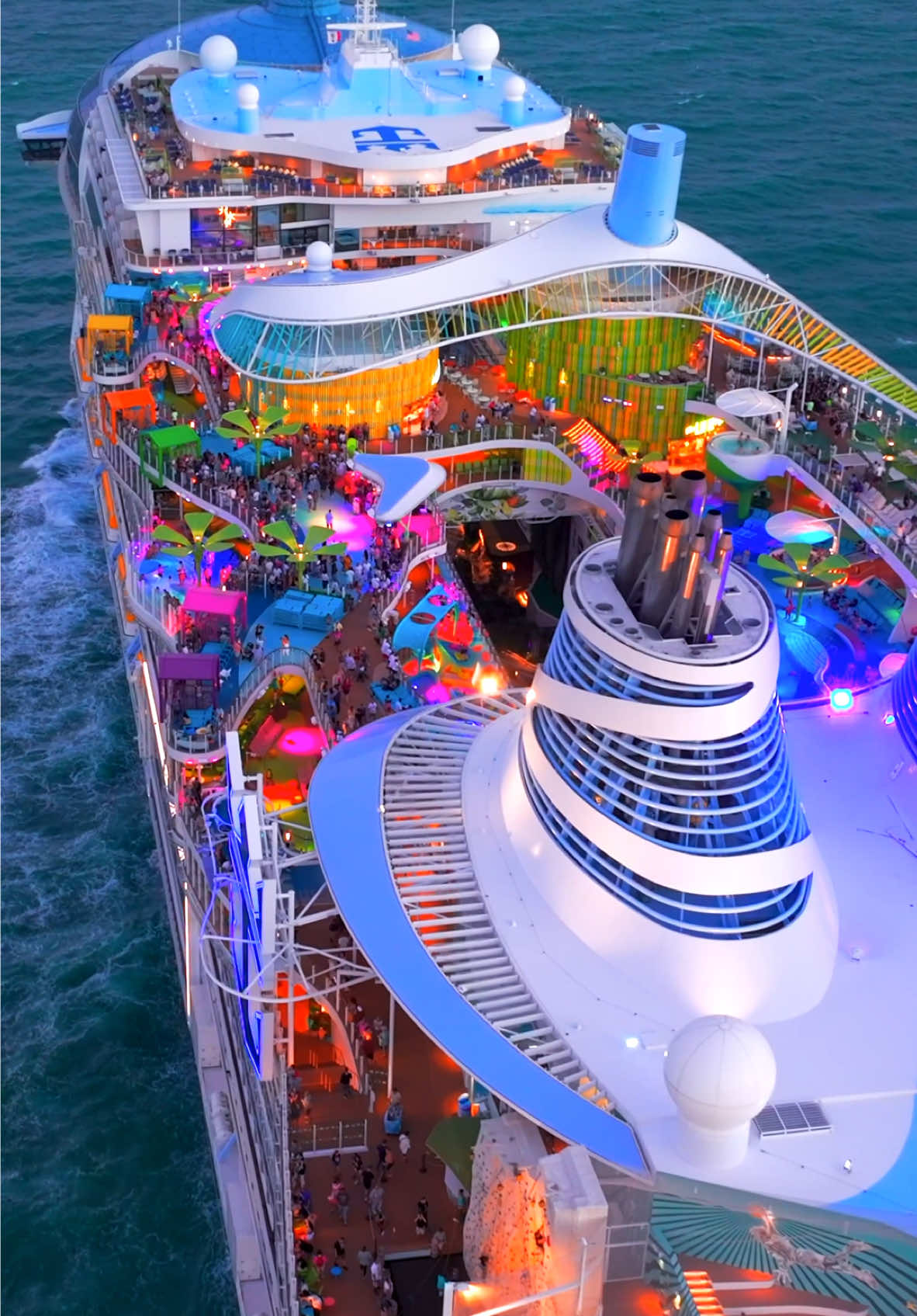 This is real! 🔥🔥 #iconoftheseas #thecruisespotter #royalcaribbean #icon #biggestcruiseship #dronevideo 