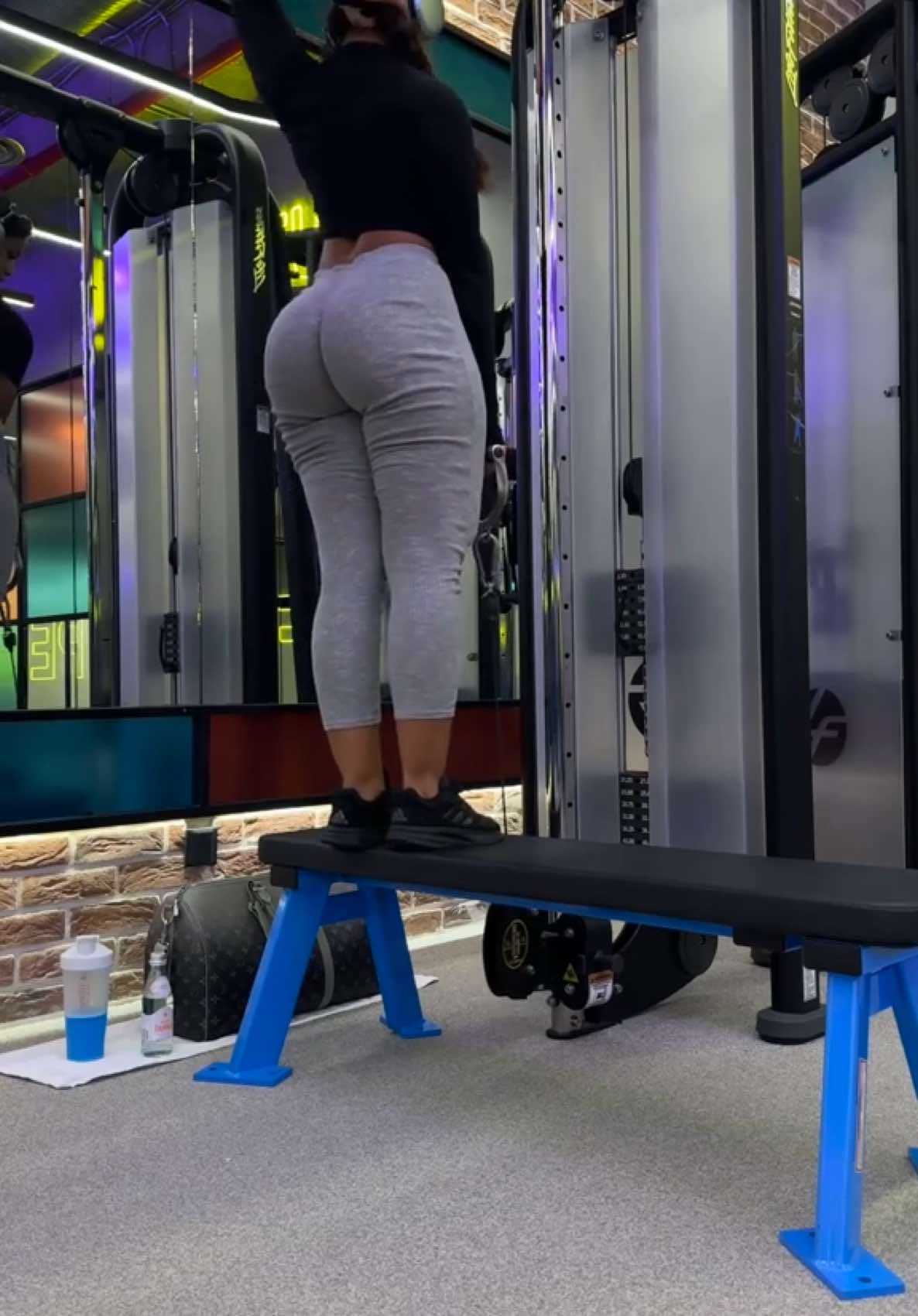 Quads + glutes 🐈‍⬛🏋🏽‍♀️🔪