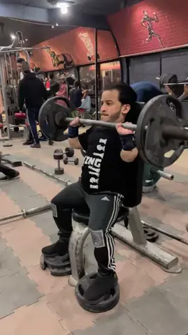 Naveed shah shoulder workout 🏋️‍♀️ Get shaped Gym Sukkur sindh #work #gym #gymmotivation #GymLife #pakistan #bodybuilding #bodybuilder 