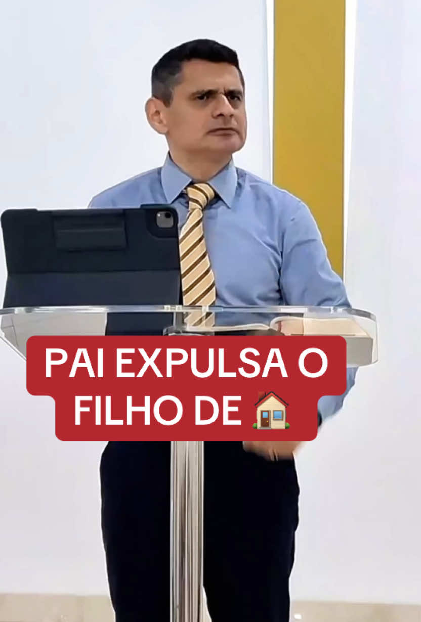 Pai expulsa o filho de casa  #pai #mãe #filho #família #bpleno 