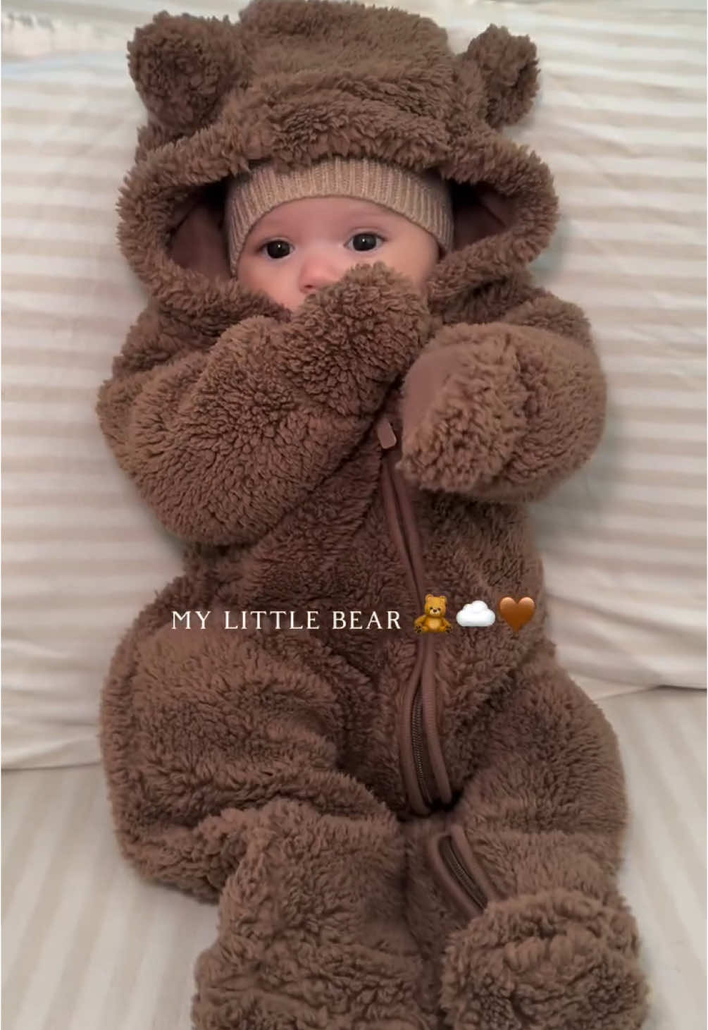 Awh🥺😻 #cutebaby #babycostume #babyonesie #honeybee #cutiepie #instababy #mybaby