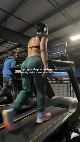 Or you could keep pushing it off 😏 train w/me 🔗 ïn b!0 #strengthtraining #cardio #gymmotivation 