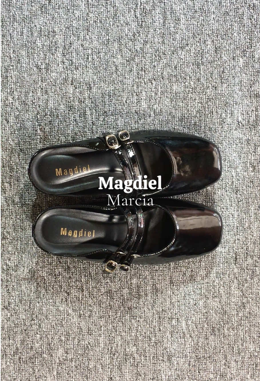 Cakep bgt, nyaman dipakai jga say🫶🏻 #rekomendasi #rekomendasisandal #sandalwanita #magdiel #sandalmules #sandal #fypシ #fyp #viral 