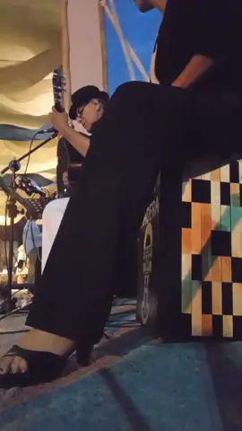 Música flamenca amenizando un matrimonio. #percussion #percussionist #musico 