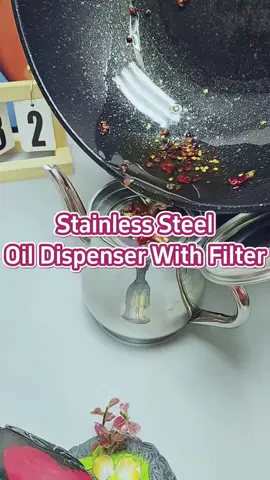#oildispenser #oilstorage #oilbottle #kitchengadgets #kitchenaccessories #oilcontainer #oilseparator #KitchenHacks 
