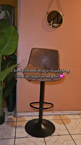 Im obsessed 😍  #lalasglam #makeupcreator #makeupartist #mua #fyp #trend #viral #tiktokfinds #tiktokshop #musthave #obsessed #nextlevel #fashiontiktok #barstools #bar #stool #vanitychair #chairs #haircutchair #mustbuy 