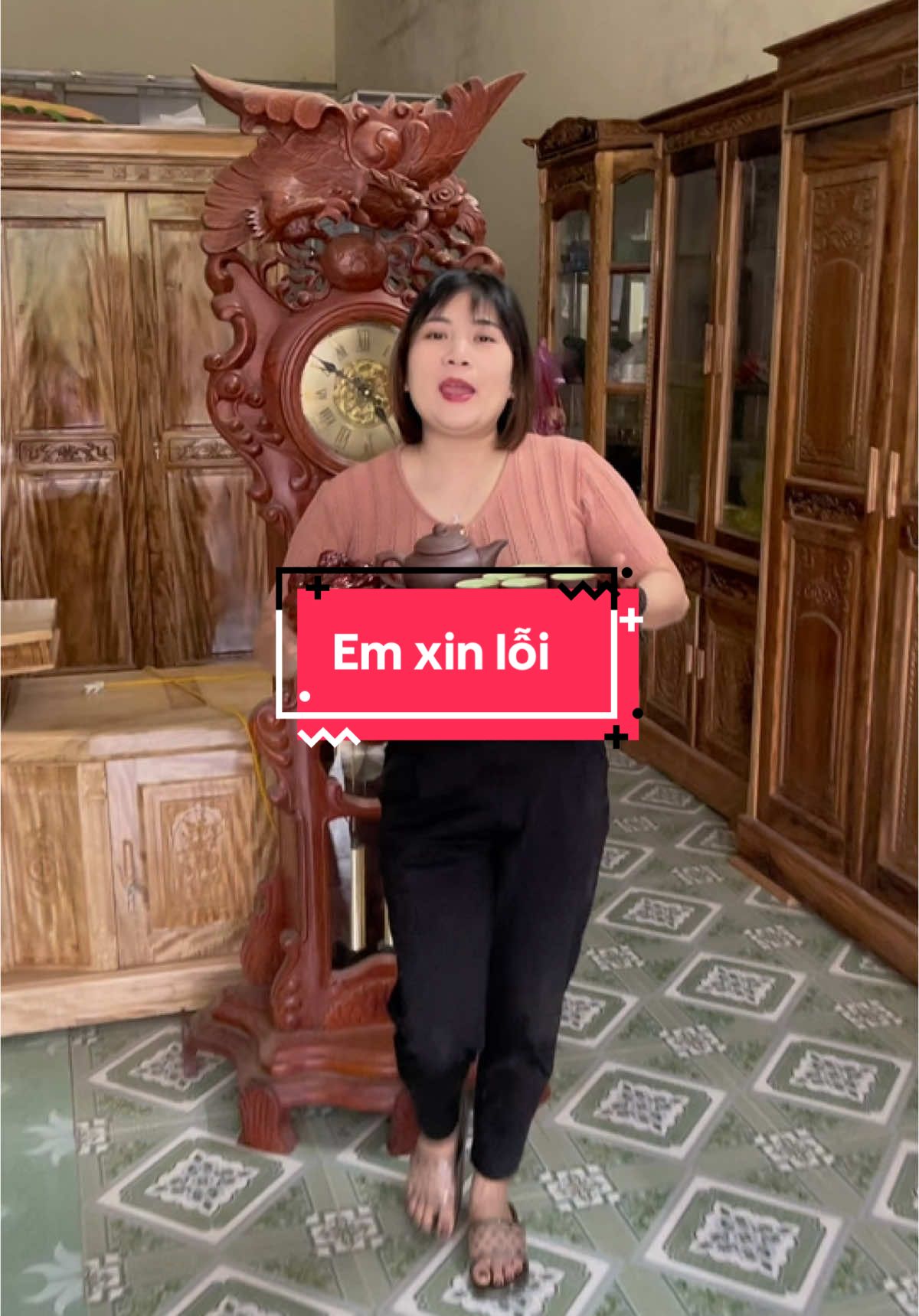 Bộ ấm chén gốm sứ tặng kèm khay thần tài chỉ hơn 100k