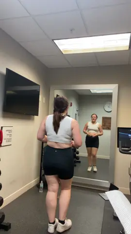 can we take a moment to appreciate how long this passé balance was 💅🏻 comp season is almost here, and i’m putting in the work to be ready for it 💪 #dance #dancer #hannahdances #collegiatedancer #shudanceteam 