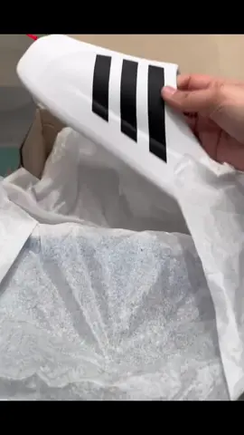 Sục adi đen trắng 3 sọc không thấm nước đế 3p êm chân#xuhuong #giaydep #trending #unboxing #review #sucadidas 