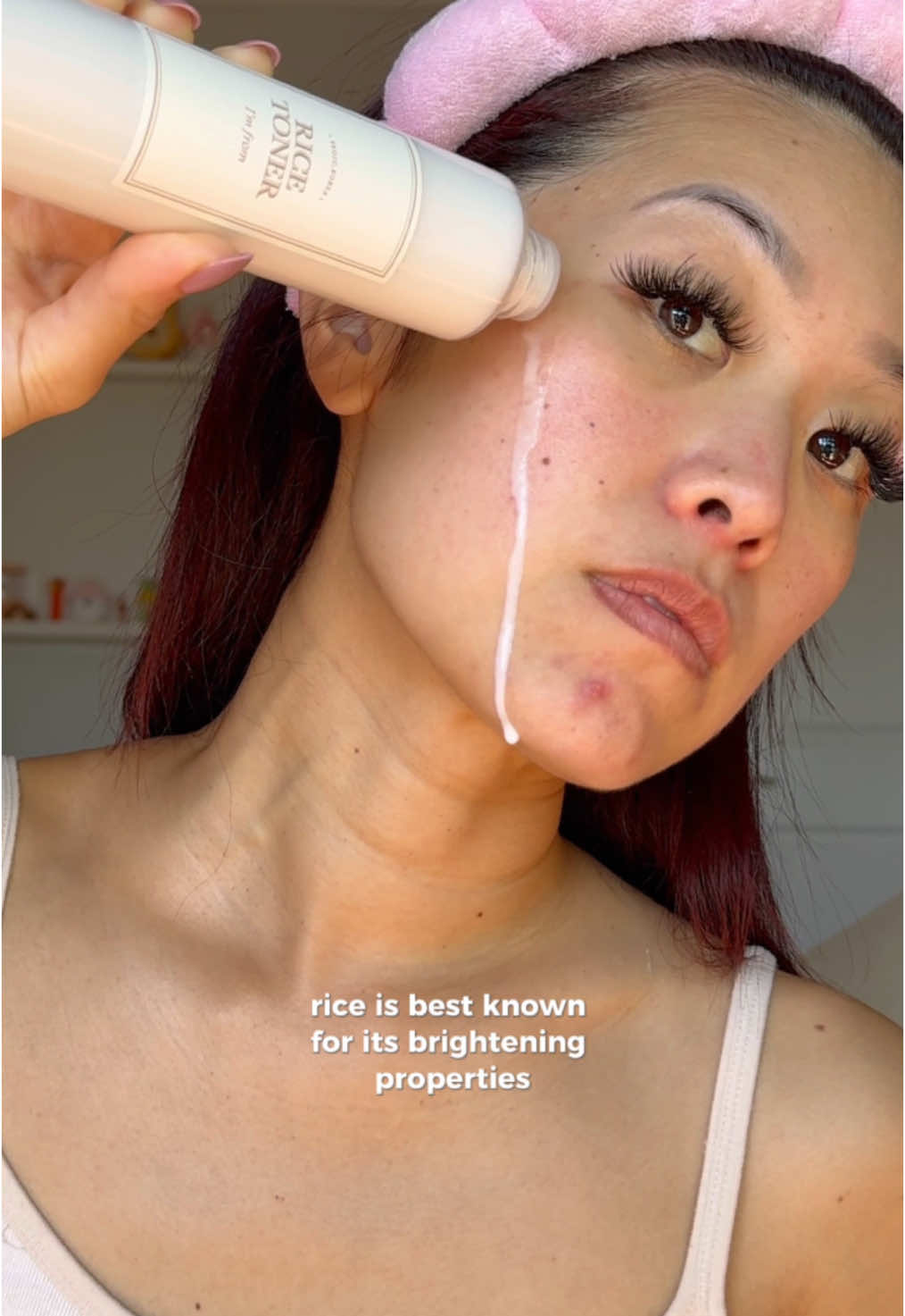 i’m from’s rice toner has been keeping my face hydrated with its milky, double layer as the winter weather has started😌 @ohaiikc  #fyp#imfrom#skicareroutine#ricetoner#ricesheetmask #moisturizer#glassskin#glowingskin#milkyskin#koreanskincare#kbeauty #glowtips 