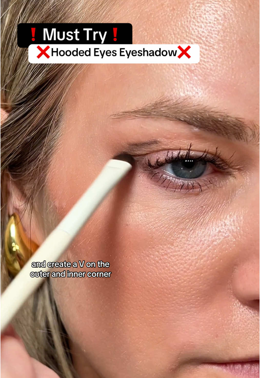 Hooded Eyes Eyeshadow Tutorial! Perfect eyeshadow look for NYE🪩🎊🪩 save & share with your hooded eye besties 👯  @r.e.m. beauty palette  @Kulfi Beauty eyeshadow & liner #hoodedeyesmakeup#hoodedeyeseyeshadow#makeupforhoodedeyes#eyeshadowforhoodedeyes#eyeshadowtutorial#hoodedeyes 
