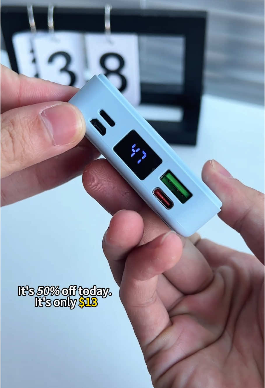 A very convenient magnetic wireless fast charging mobile power supply #magsafepowerbank #powerbank #powerbankcharger #fyp #TikTokShop 