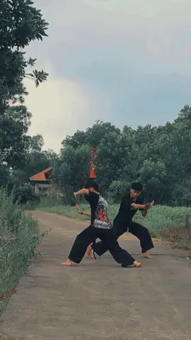 dah cocok blm kalo jadi atlet seni ganda lur?🙏😭#pshtindonesia22 #pshtpusatmadiun #gasmilirboyo #pagarnusa86 #gasmi #pagarnusa86💚🔱 #foryou #beranda #viral 