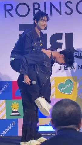 ละอยากเป็นสกายเชนแต่ขึ้นหลังเค้าาาา #lovesick2024 #lovesick #พี่สาวครับ #shanesky #RBSNiyomjeansXLoveSick2024 #เชนทรงเชง #shane #เป้อมาวิน #sky #สกายพสิษฐ์ #สกายปลาดอลลี่ #skyphasith @Sky @เชง 