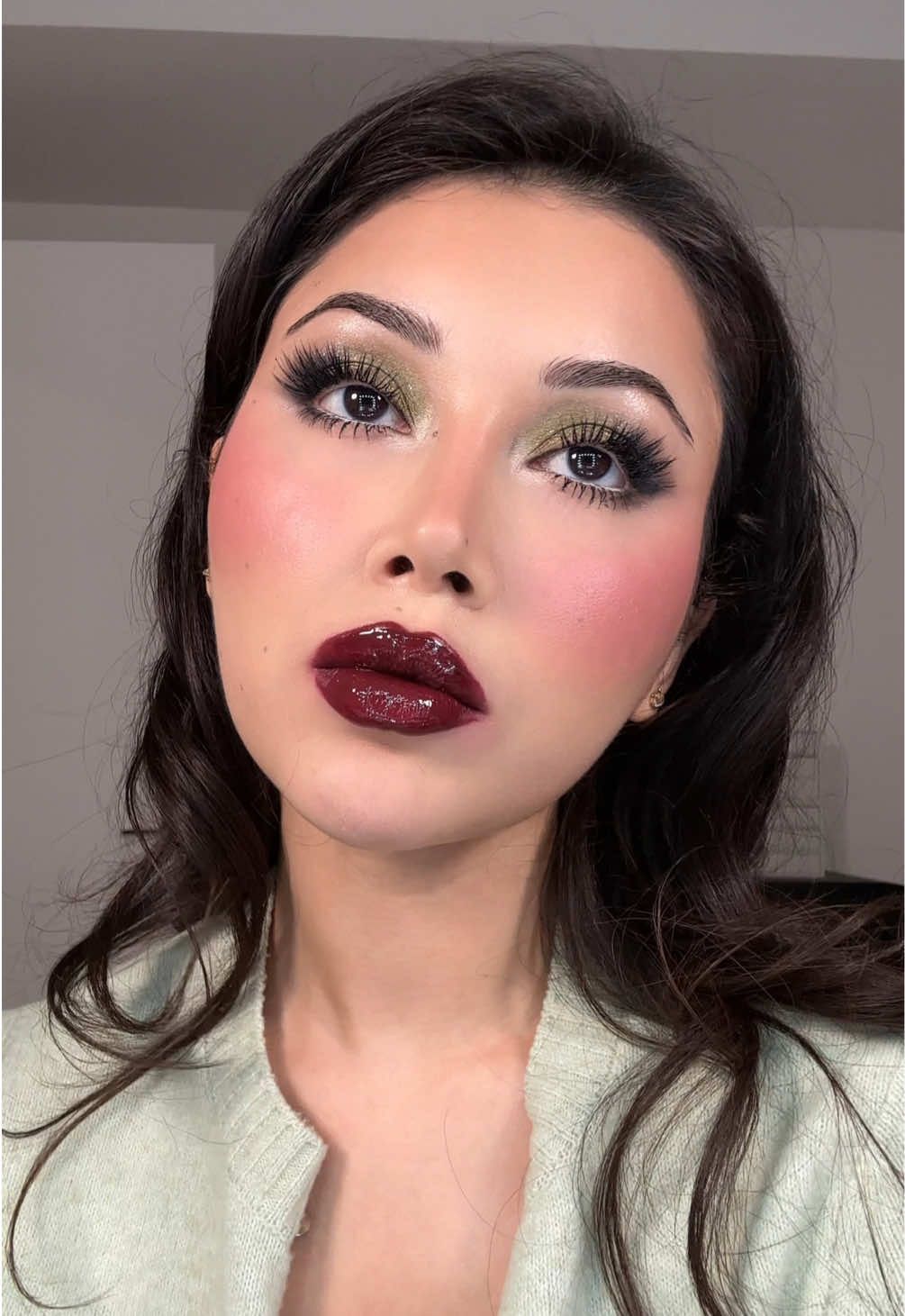 Replying to @Olivia Adams shortening for those that just want the eyes/lip.. vampy nye glam 🍸🫒🩸🧛🏻‍♀️🖤 @merit moisturizer @iconic.london primer  @diorbeauty forever skin glow 1CR @iliabeauty face milk mixed with Dior foundation  @yslbeauty concealer @diorbeauty contour stick medium  @westmanatelier blush petal  @lauramercier eye caviar sticks in sepia + dark cacao @makeupbymario master metallics palette @makeupbymario powder in light @westmanatelier powder bronzer in coupe de soleil  @maccosmetics sin lipstick  @maccosmeticsusa lip glass #vampiremakeup #vampylips #vampymakeup #greeneyeshadow #darkfeminine #newyearsmakeup #darkredlipstick #vampirelips #glittereyeshadow #shimmereyeshadow #gothlip #makeuptutorial #eyeshadowtutorial 