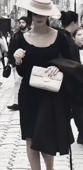 #جتنا_البنيه_تجر_الثوب #ابوزينه🌹_يابنت_منتي_طويه_بحيل #dedosenloscirculos #اكسبلورexplore #اكسبلور 