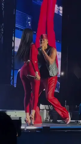 Yailin La Más Viral  y Romeo Santos 😍❤️ #yailinlamasviral #romeosantos #obsesion #musica #concierto 