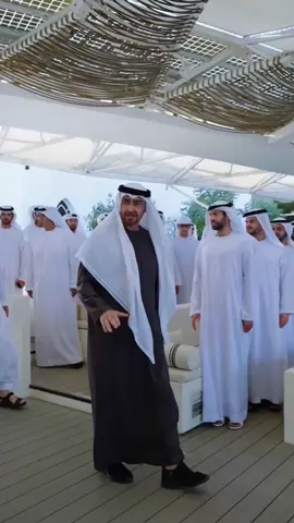 كل عام و انتوا بخير و ربي يجعلها سنة مليئة بالخير و العافية على الجميع #mohamed_bin_zayed_lovers #محمد_بن_زايد #كل_عام_وانتم_بخير❤ #سنة_جديدة 