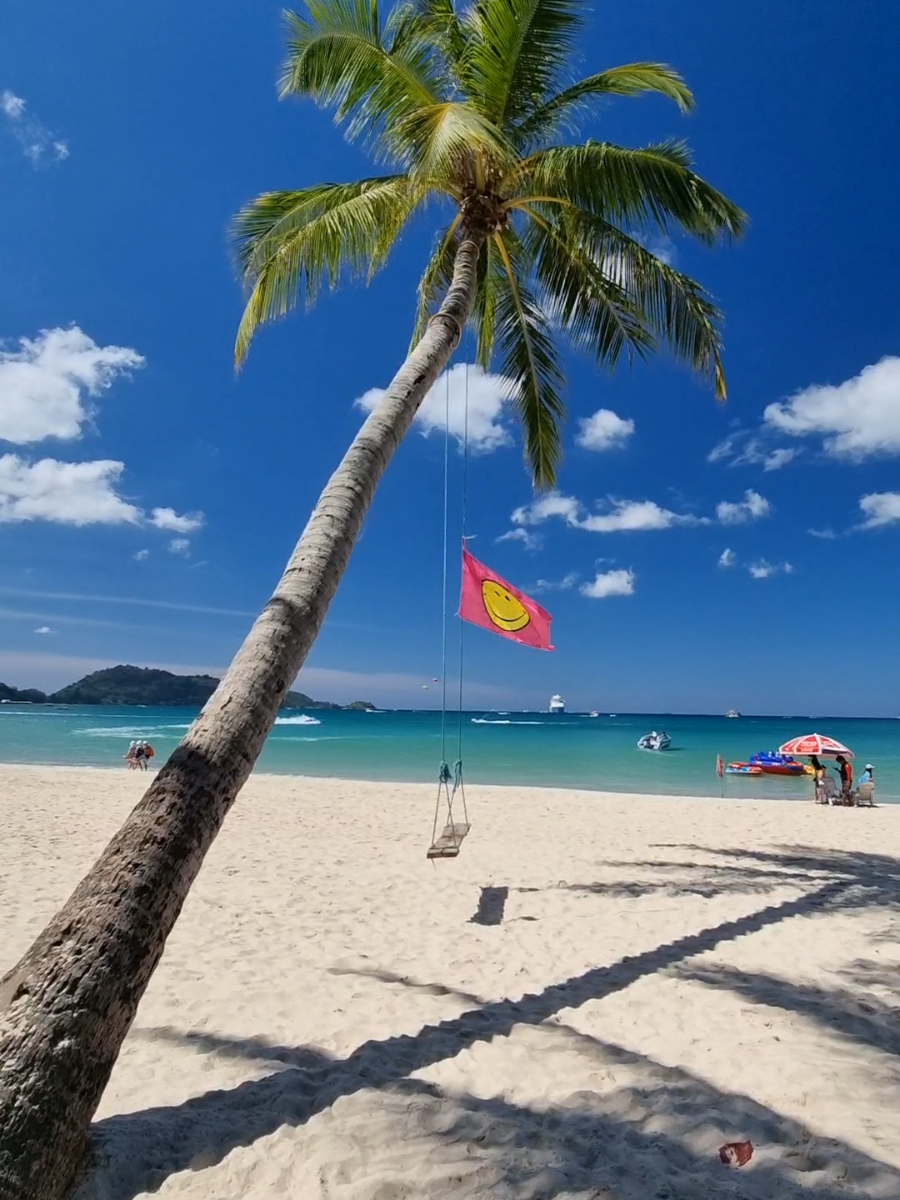 Patong Beach ⛱️ is Beautiful 🌴 . . . . . . #phuket #thailand #beach #patongbeach #ocean #heaven #relax #relax 