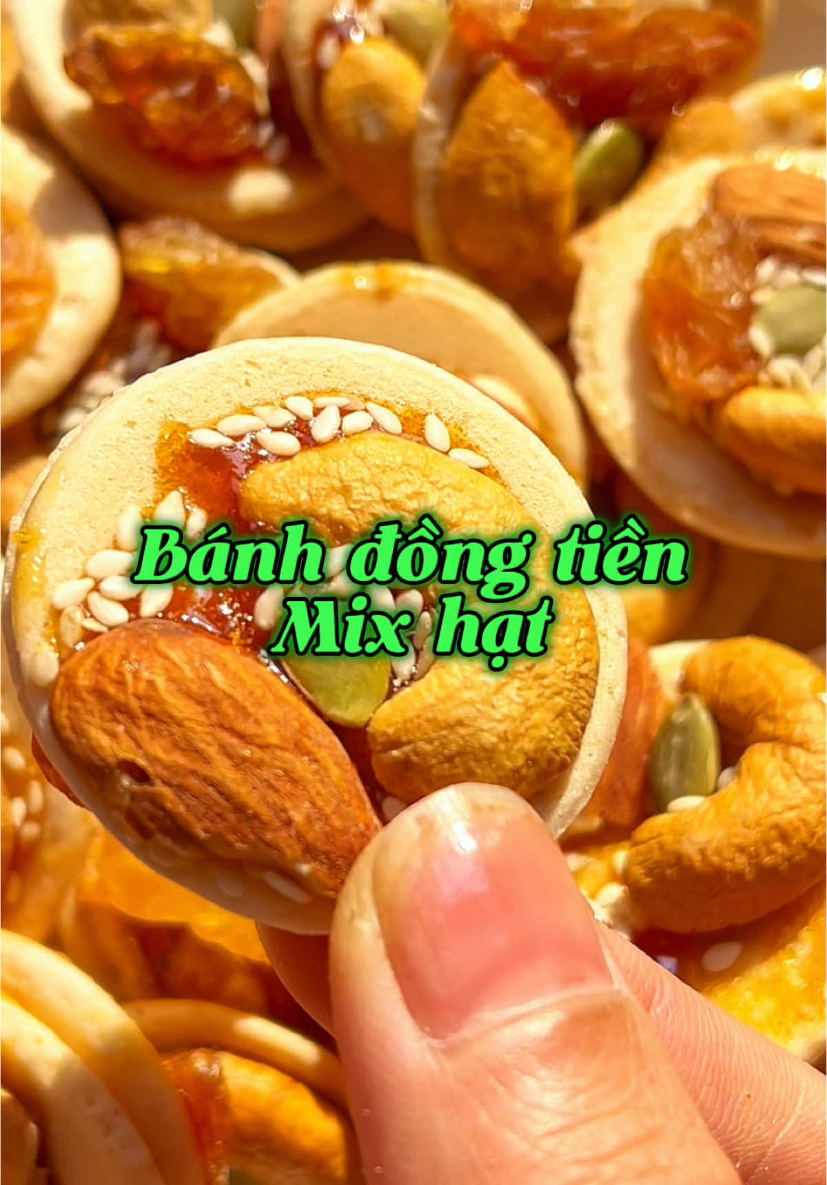Ăn bánh đồng tiền để năm mới thật nhiều 💰nha mọi người, vừa ngon lại healthy nữa😋 #banhdongtienmixhat #xuhuong #banhdongtien #banhdongtienmixhatdinhduong #review #banhkeo #anvat #banhkeotet #banhdinhduong #banhhealthy #mukbang #ancungtiktok 