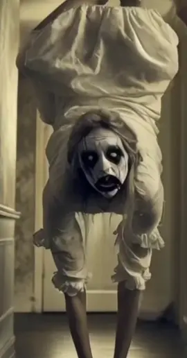 serem banget kuntilanak #serem #serembanget #penampakan #kuntilanak #lewatbranda #lewatbrandafypツ #fypシ゚viral #fyppp @jhon channel 