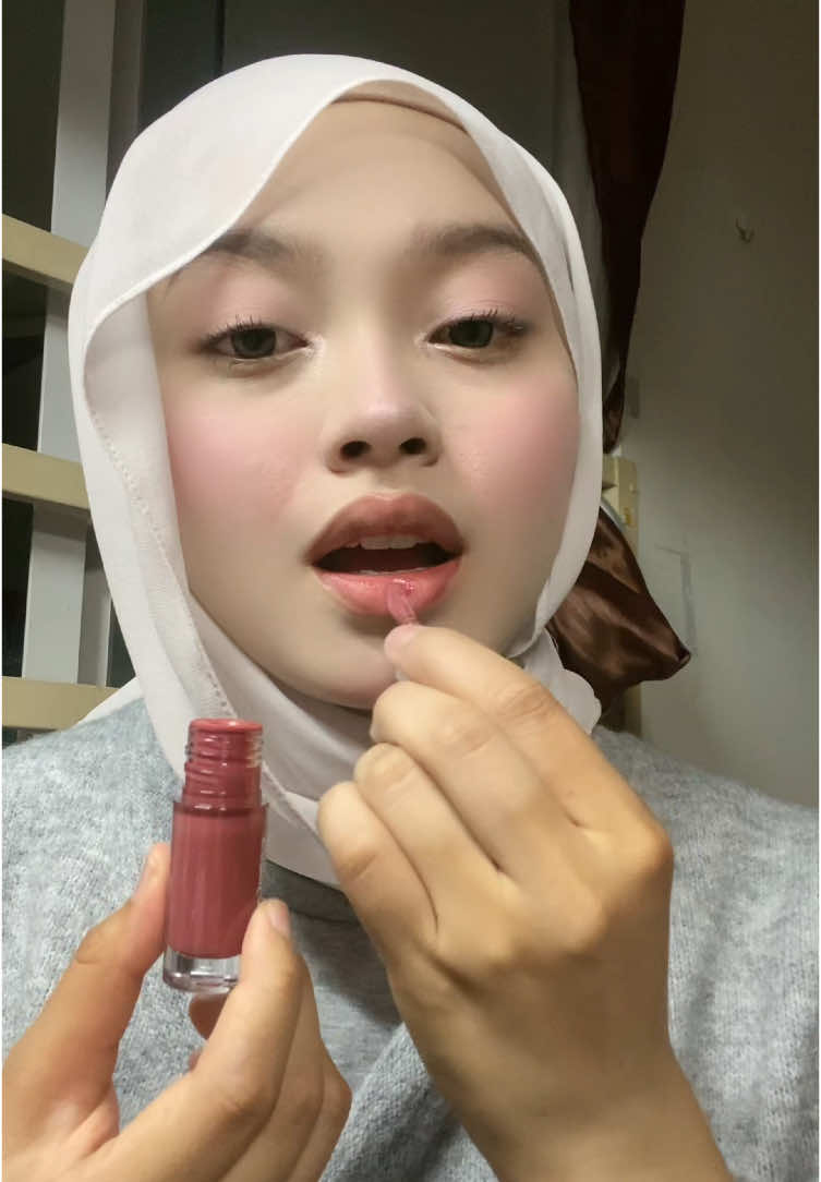 nak 2025 mari glow up dgn @Carslanmy rina ttbe jayuh hati dgn produk ni #carslanmy #carslanlipserum #makeup#beauty #makeuptutorials #lipserum #CARSLAN #carslantoneupcream #makeup #makeuptutorials #toneupcream #CARSLAN#carslanmy #carslanpowder#skintok #makeup#loosepowder #settingpowder#waterproof #oilcontrol 