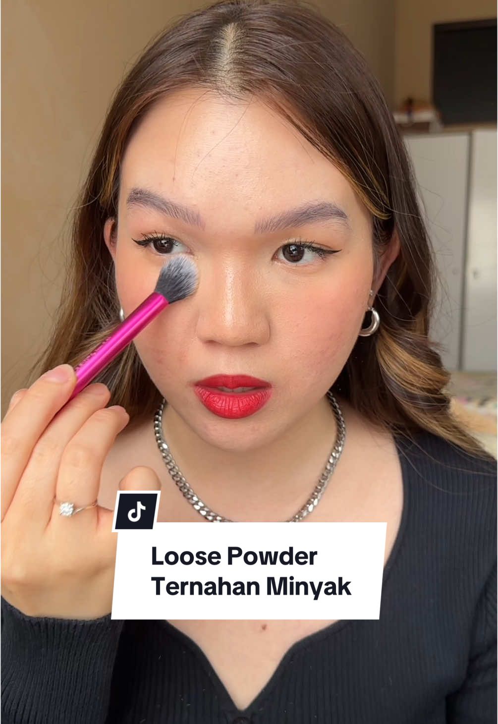 Replying to @deer🪵  nonton sampe akhir buat liat ketahanan minyaknya sampe 12 jam 🥹 #baremineralsloosepowder 