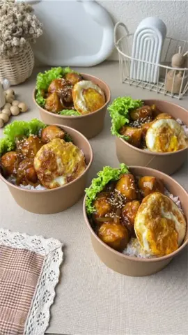 Dumpling ayam di bumbui saus mentega? beneran enak lho.. apalagi dumpling ayamnya pakai produk @ql.giziplus , isinya full ayamnya terasa 🤤🤤 Untuk resepnya ada di video yaa.. #ricebowl #dumpling 