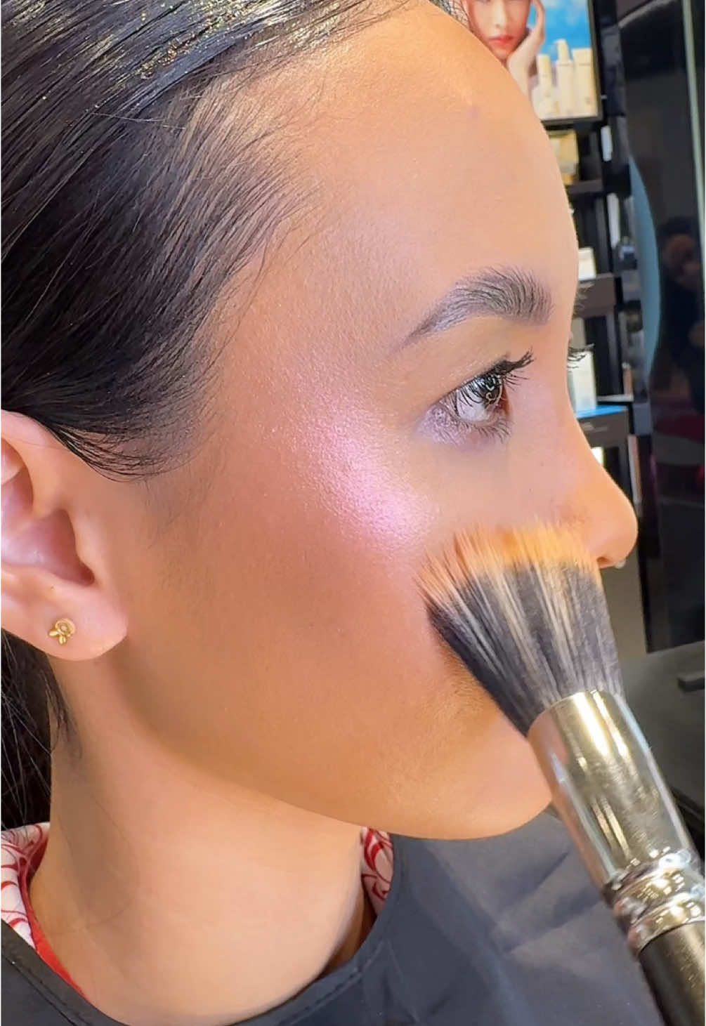 Mixed Metal for daily look #maccosmeticsid  #maccreatorid  #mixedmetals  #mactrend  #metallicmakeup  #giftofgold  #nyemakeup  #holidaymakeup  #apacartistry 