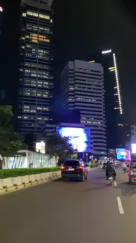 🫀#sadvibes🥀 #somebodypleasure #mentahan #vibesmalam #kota #jalanraya #fyp 